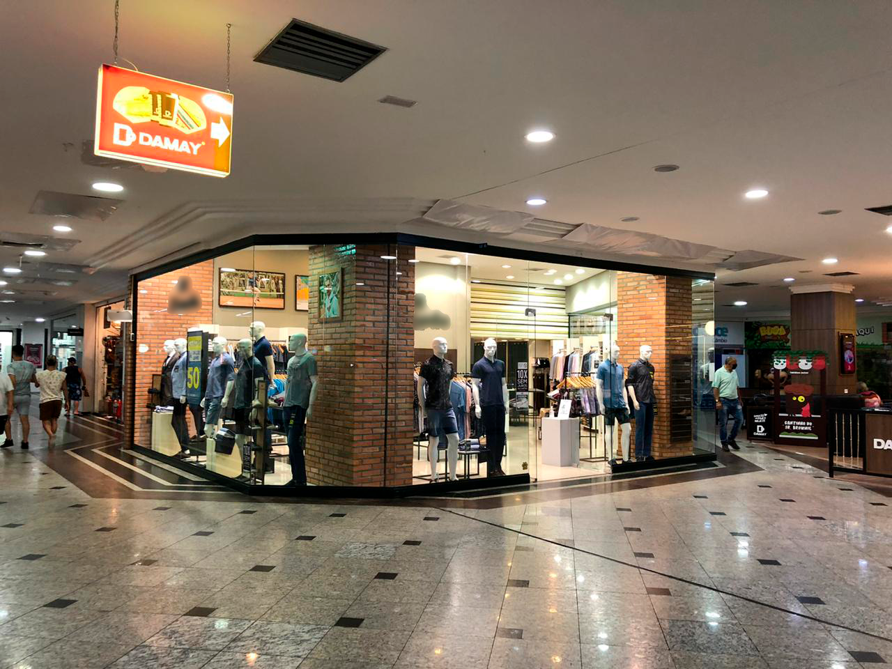 Sala comercial no Atlântico Shopping Center em Balneário Camboriú-SC