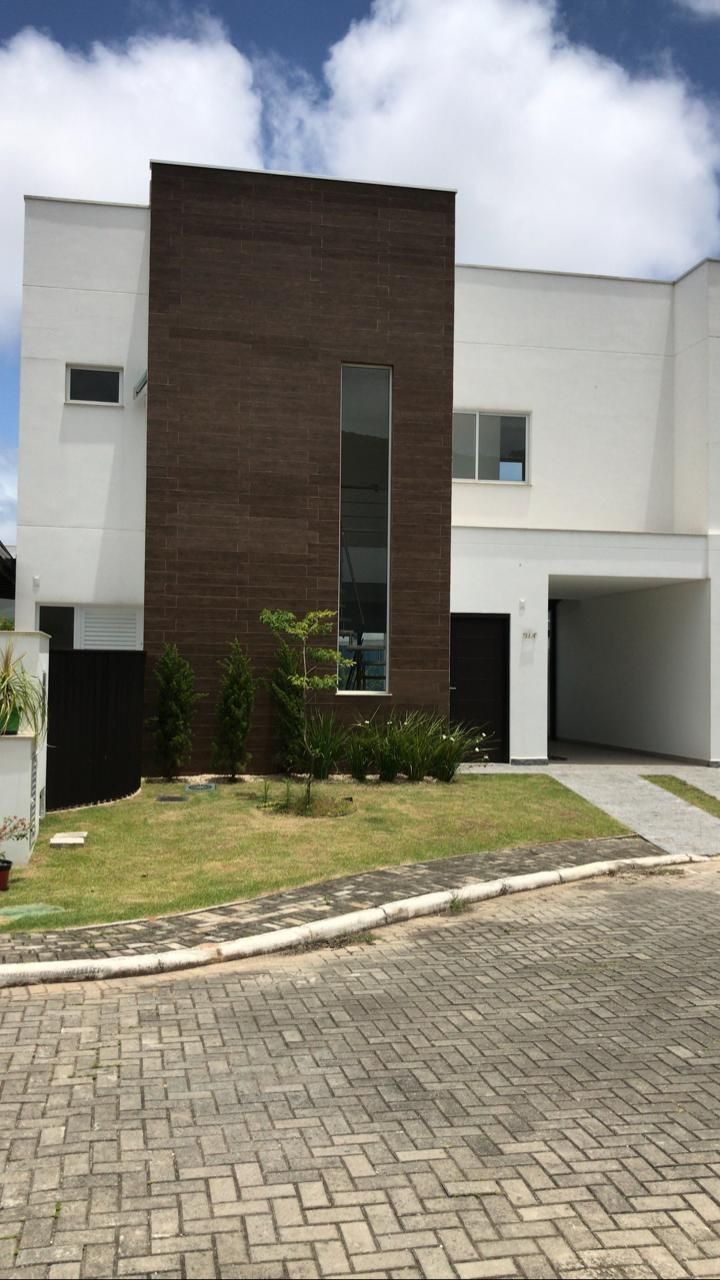 Casa no Condomínio Village dos Ipês em BALNEÁRIO CAMBORIÚ - SC 