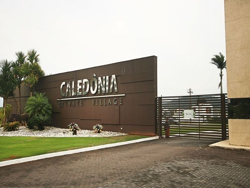 Casa no Condomínio Caledônia em Camboriú - SC 