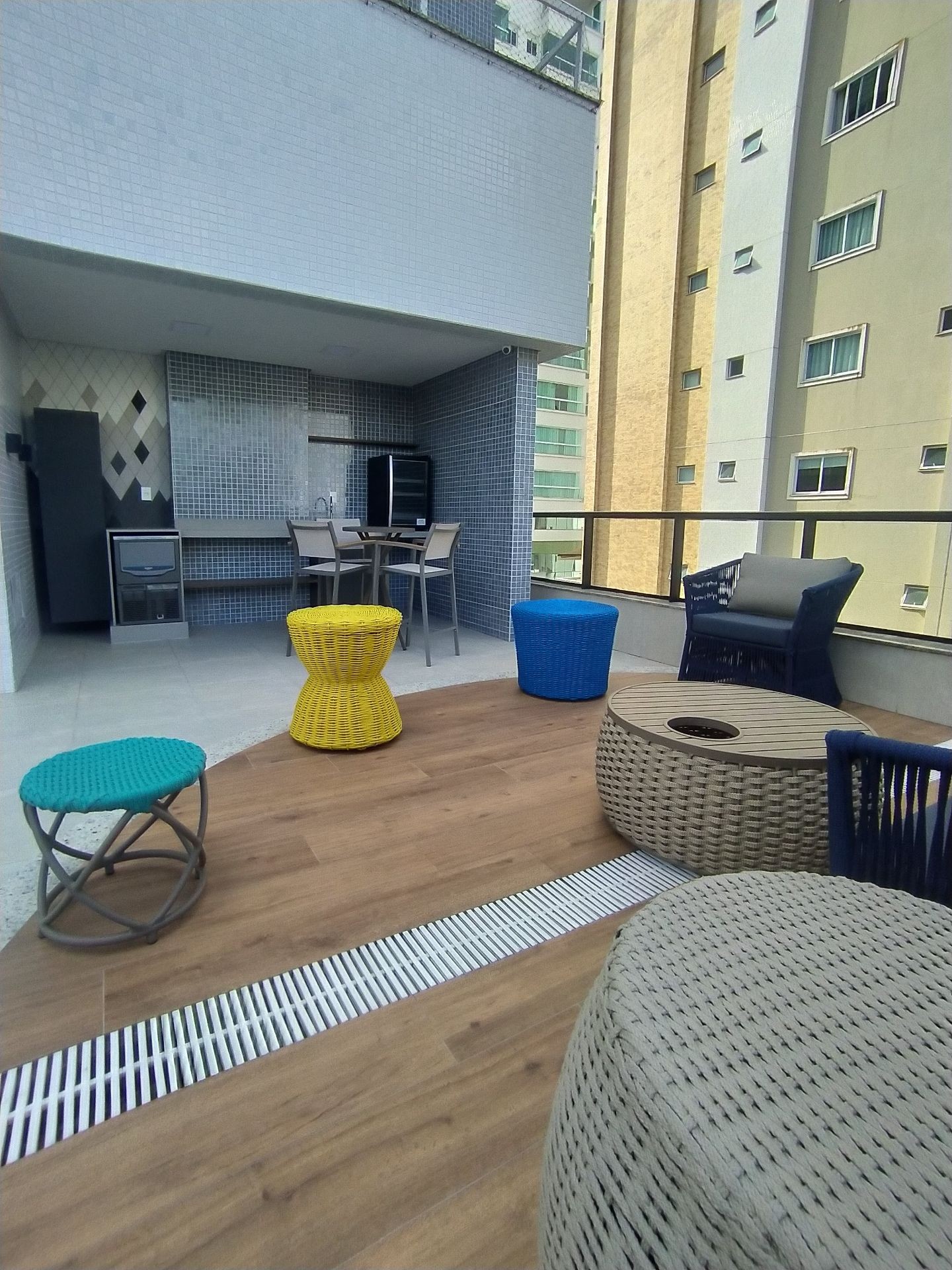 Apartamento novo no Edifício Barcelona Garden no centro de Balneário Camboriú, 3 suítes e 3 vagas de garagem