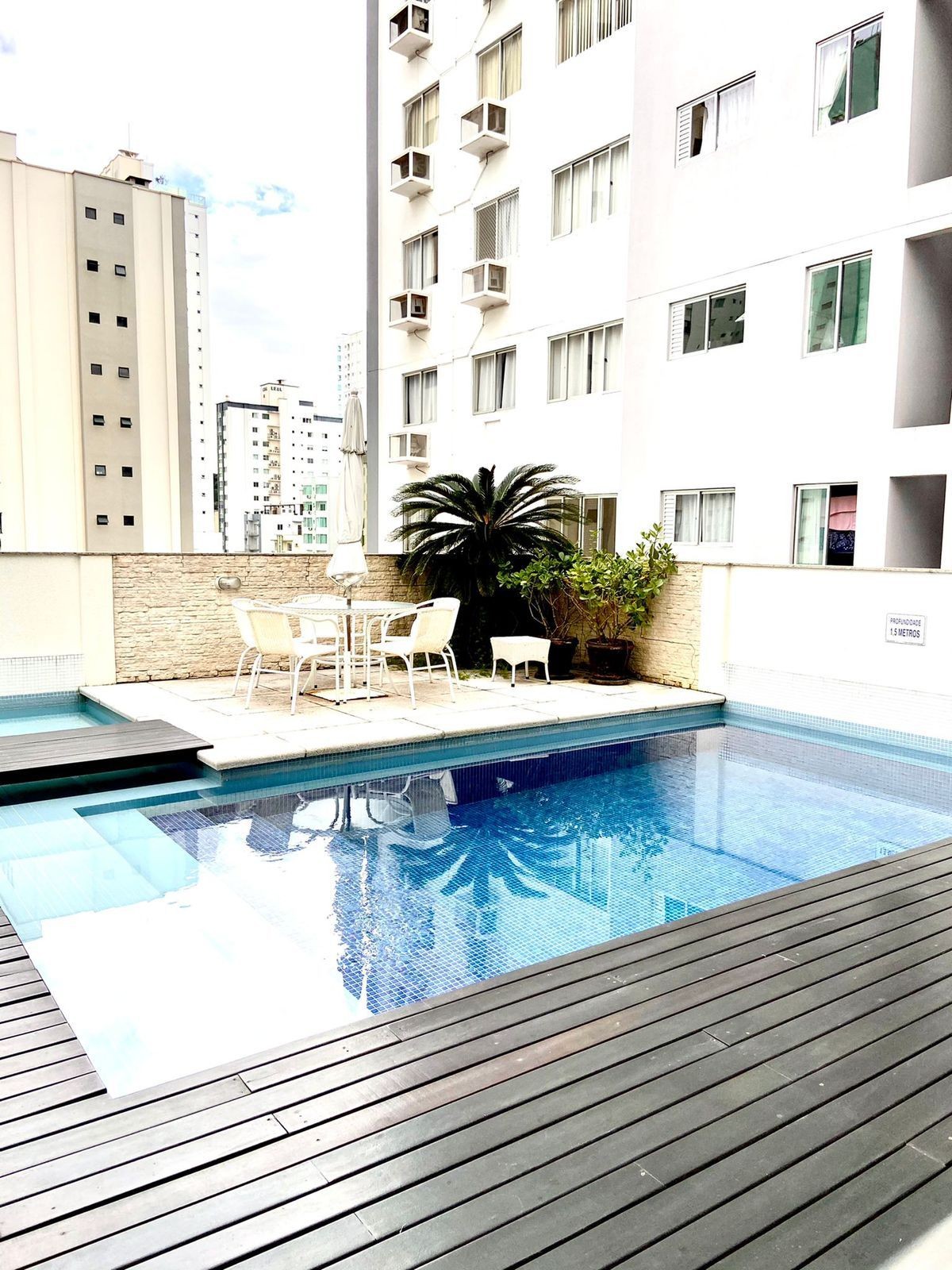 Ótimo Apartamento Mobiliado e Equipado Com 3 Suítes Localizado em Balneário Camboriú-SC