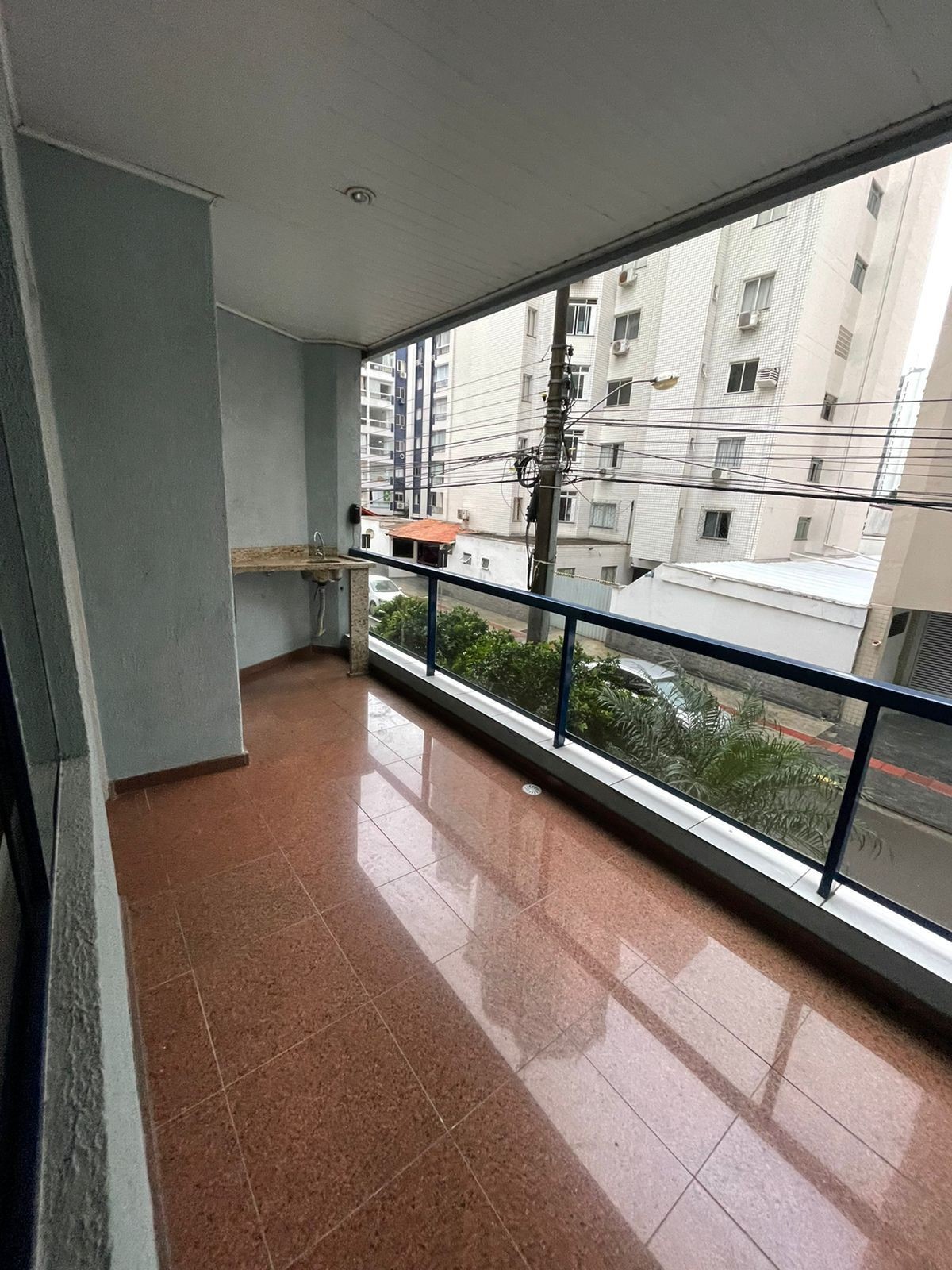 Apartamento diferenciado no Edificio Solar das Azaléias  em Balneário Camboriú SC