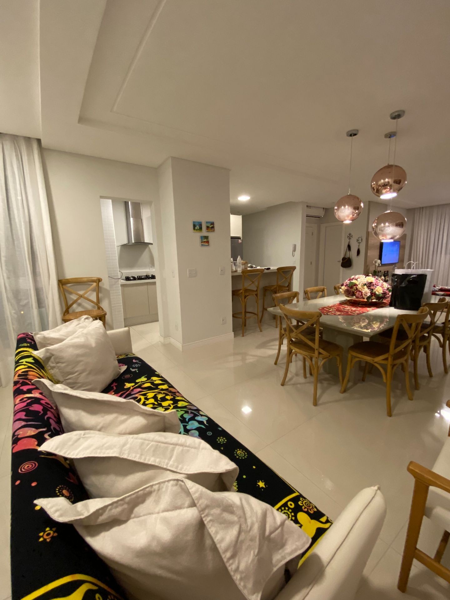 Oportunidade! Apartamento Mobiliado com 4 Dormitórios Sendo 2 Suítes e 2 Demi Localizado no Coração de Balneário Camboriú-SC