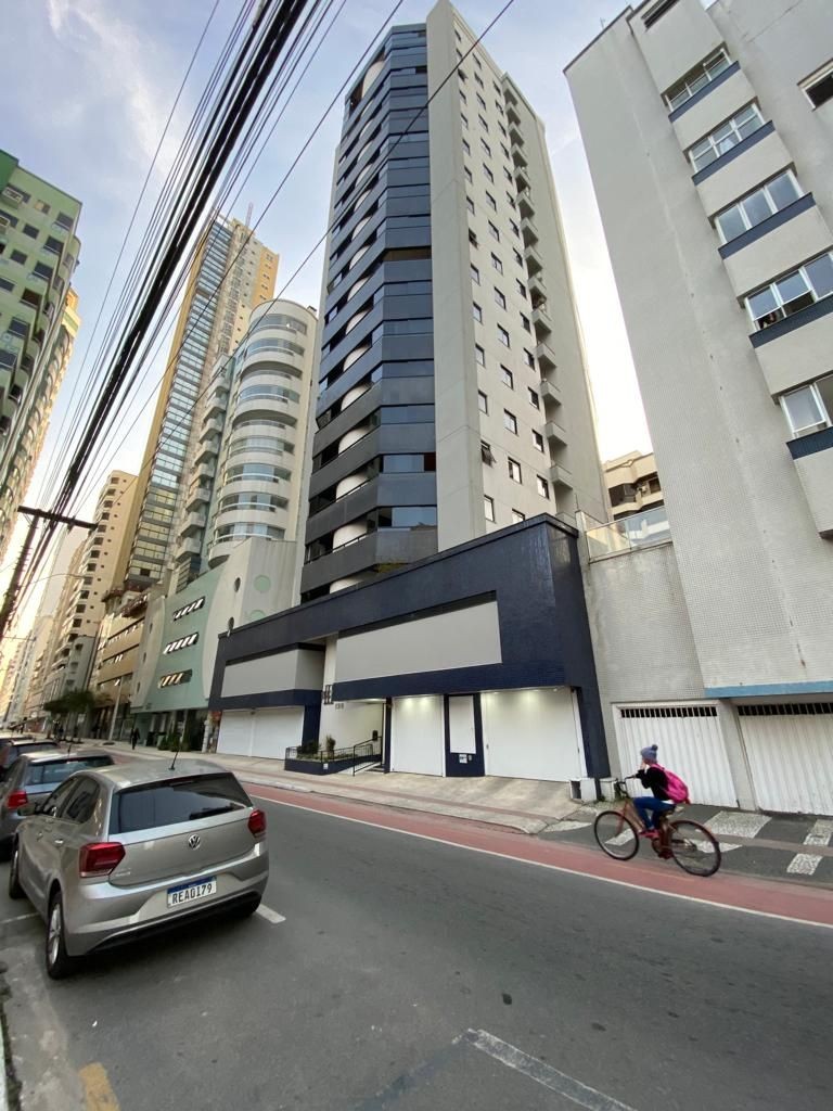 OPORTUNIDADE!! Cobertura duplex Mobiliada e Decorada no Centro de Balneário Camboriú - SC