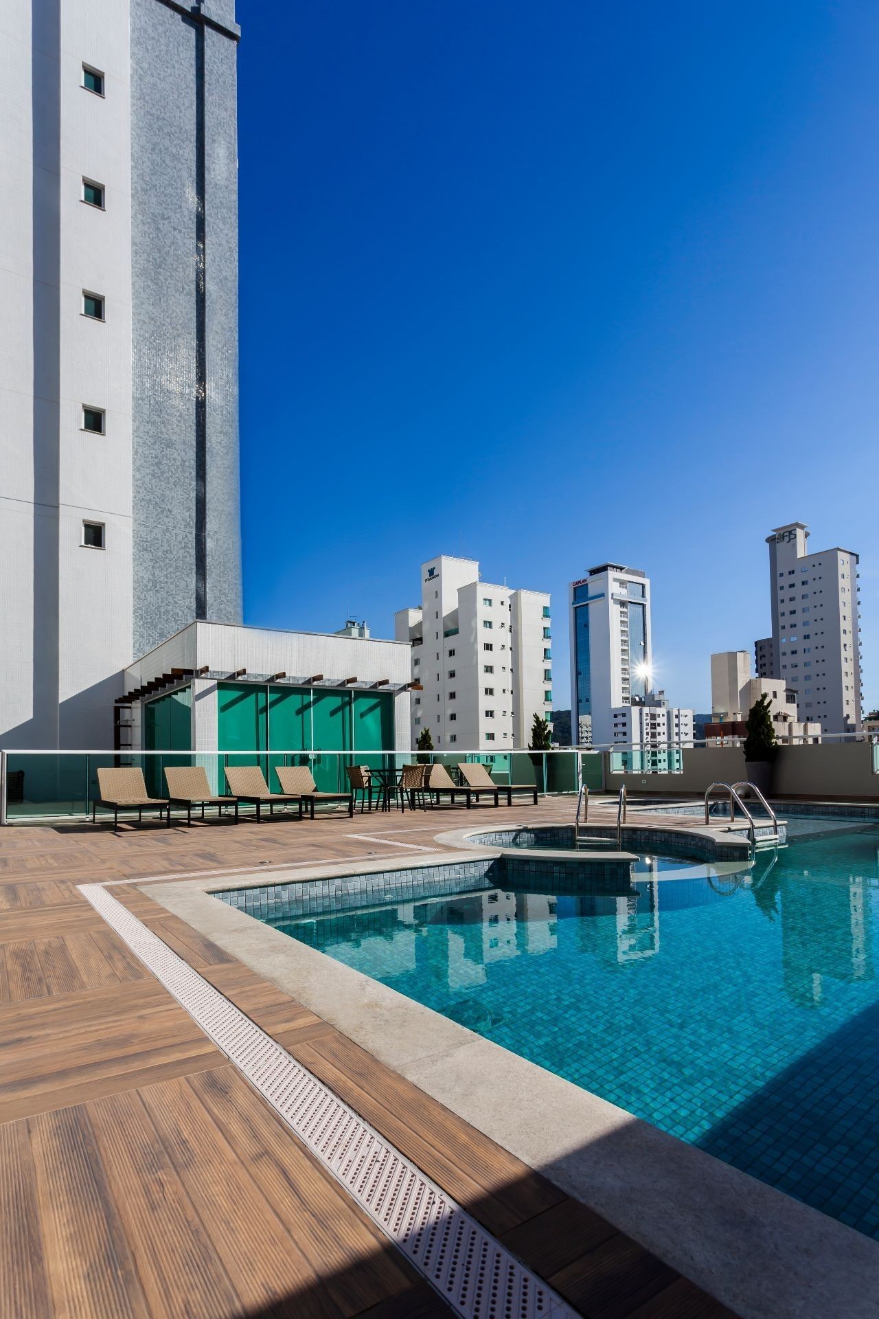 Apartamento Mobiliado e Decorado Andar alto em Balneário Camboriú-SC