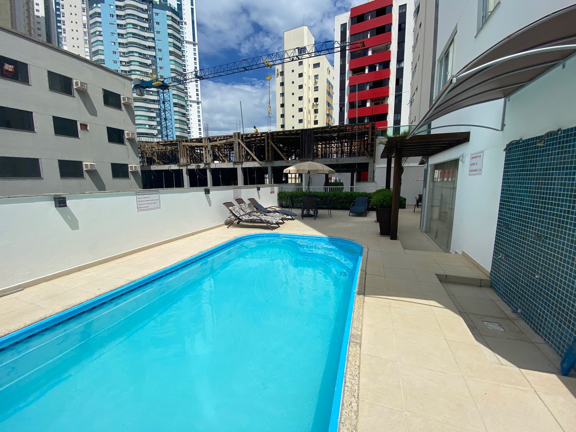 Apartamento Mobiliado, equipado e Decorado bem próximo ao mar, barra sul em Balneário Camboriú - SC 