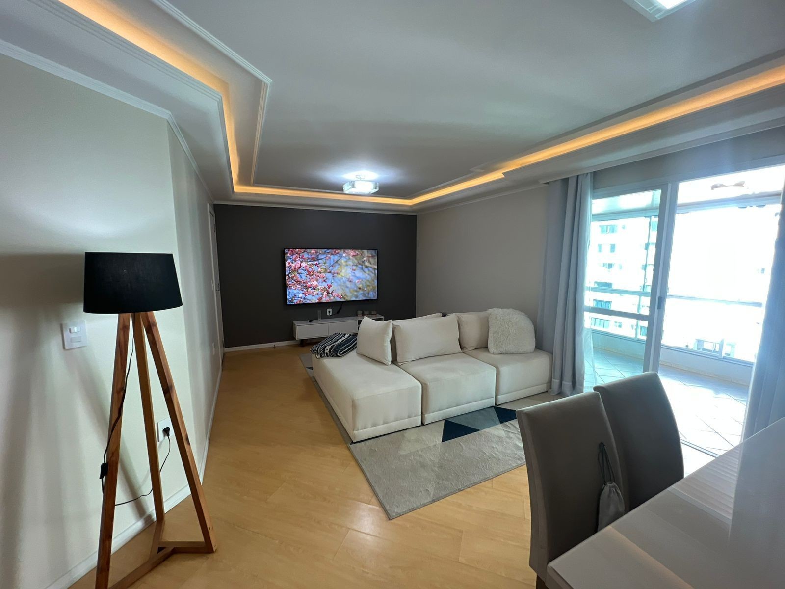 Apartamento à venda Mobiliado e Equipado com 3 Dormitórios Localizado Próximo a Av. Brasil em Balneário Camboriú - SC