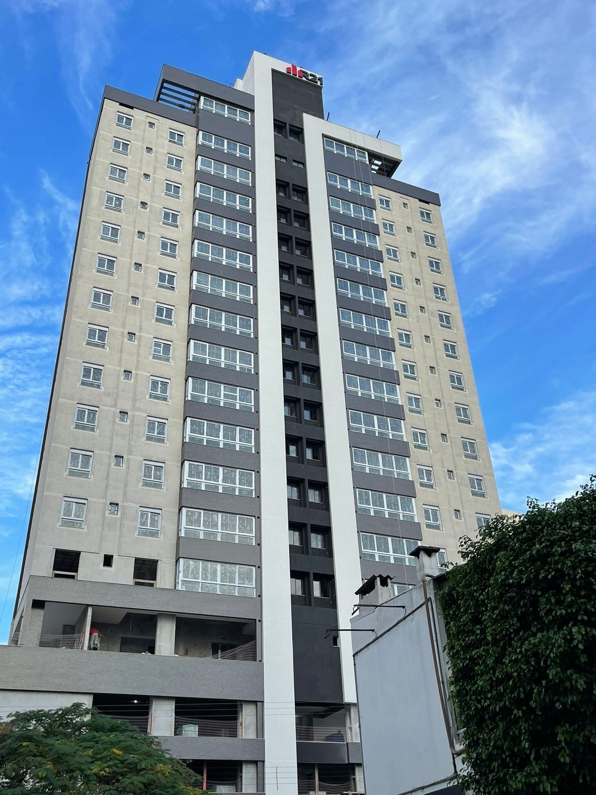 Apartamento Alto Padrão em Andar Alto Muito Bem Localizado no Centro de Balneário Camboriú - SC