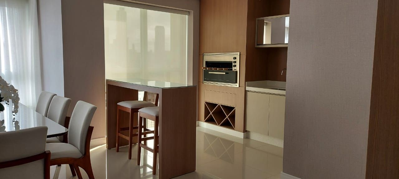 Apartamento Mobiliado com 4 dormitórios à venda sendo 2 suítes, 140.15 m²  - Bal. Camboriú/SC