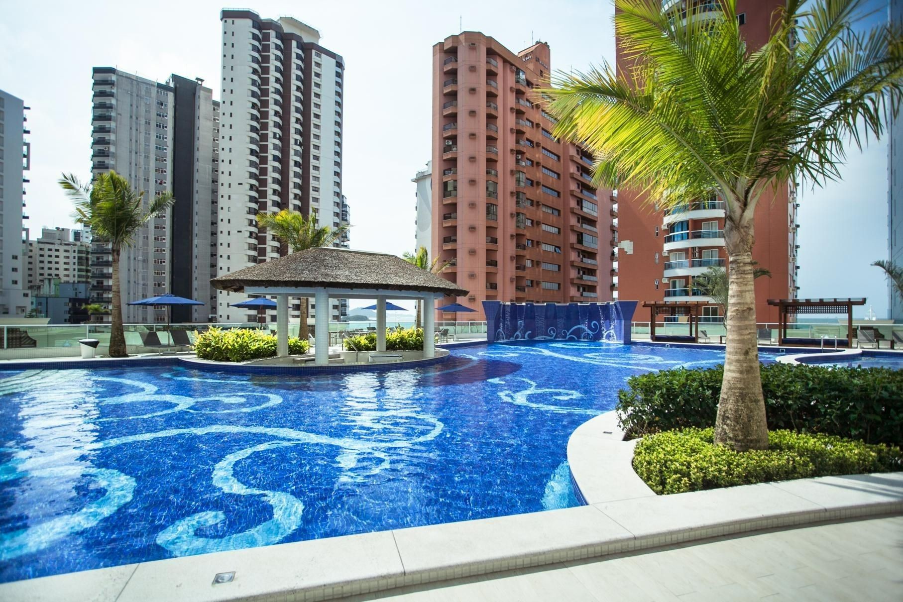 Excelente Apartamento Vista Mar Finamente Decorado, Mobiliado e Equipado Localizado Em Balneário Camboriú - SC