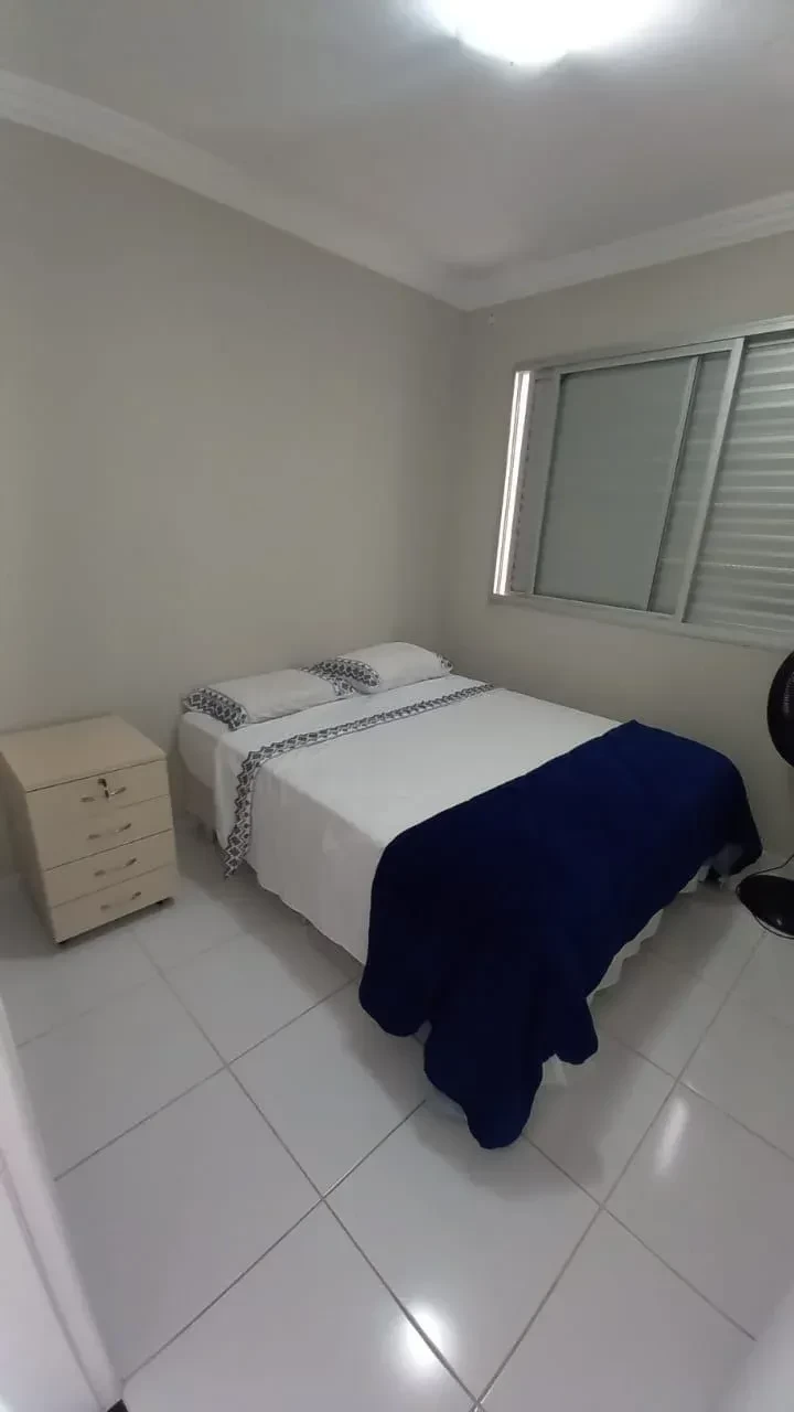 Apartamento com vista mar, Mobiliado e Equipado com 2 Dormitórios Localizado na Av. Atlântica em Balneário Camboriú - SC